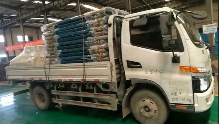 一批無壓風(fēng)門在山東礦安生產(chǎn)車間生產(chǎn)完成，裝車發(fā)貨